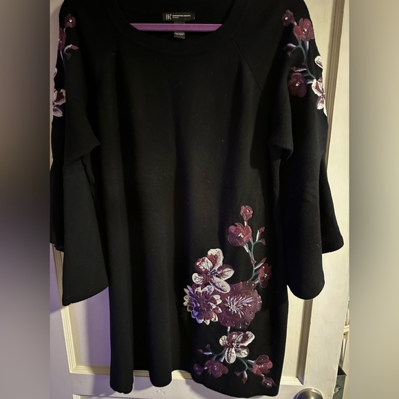 Inc International Concepts Plus  Black Embroidered Tunic Sweater. Bell-Sleeve 2X - Picture 2 of 6